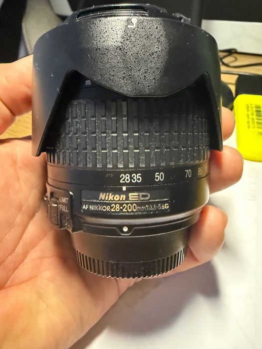 Obiektyw zoom Nikon AF 28-200 3.5-5.6 G IF ED G super stan !!!