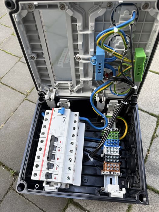 Rozdzielnica budowlana 2x16A 230V Schuko 1x16A CEE IP44 Bals