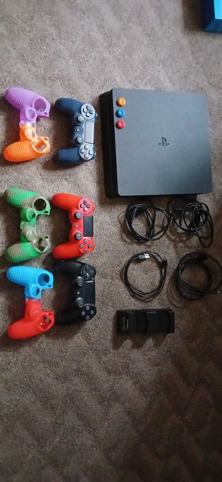 PS4 в гарному стані.