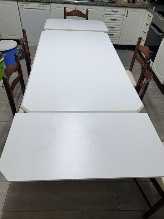 Mesa de cozinha com 6 cadeiras