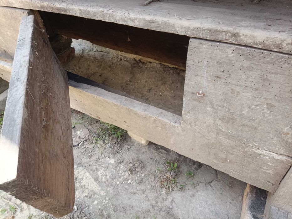 Верстак столярний -2000грн.