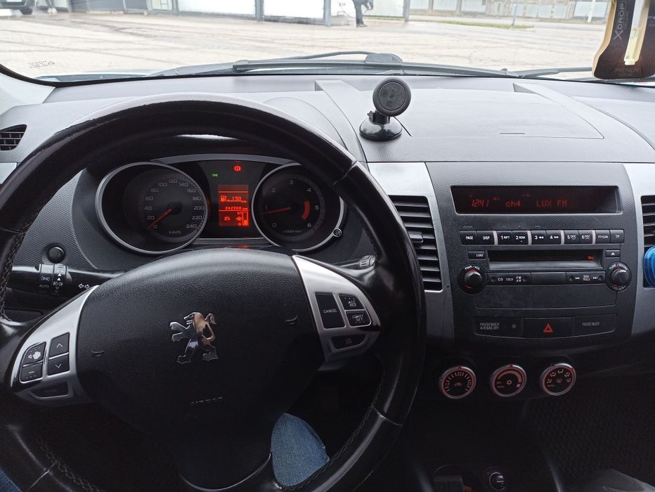 Кросовер  PEUGEOT 4007