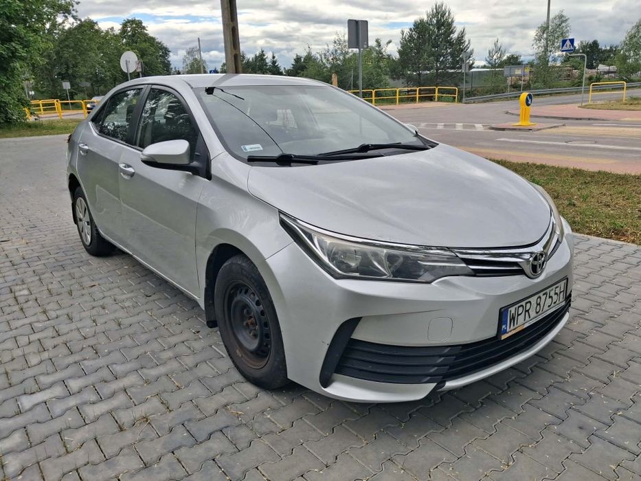 Toyota Corolla benzyna