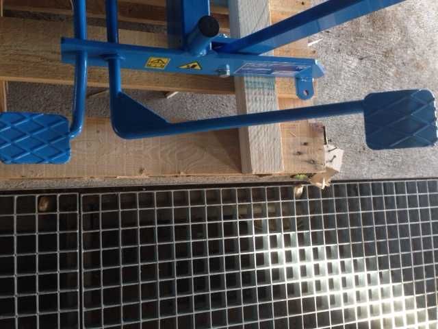 elevador motos omcn 196 A com acessório omcn 560