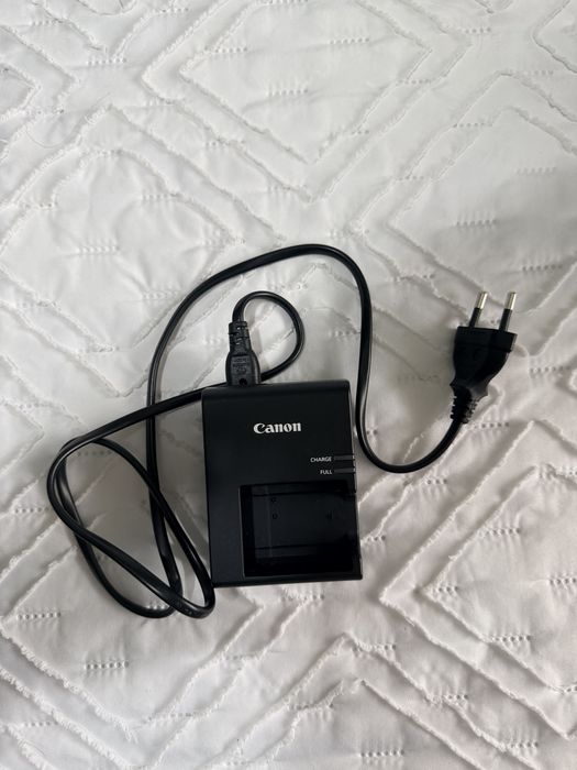 CANON eos 2000D