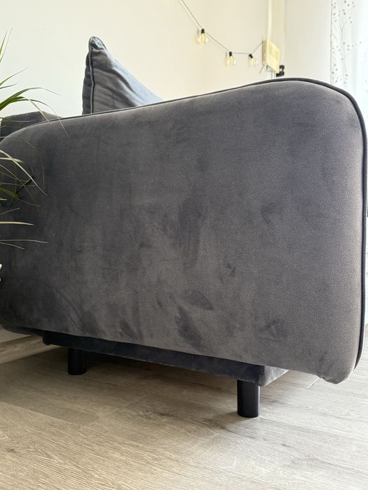 Szara sofa z funkcją spania | Rozkładana | Wygodna