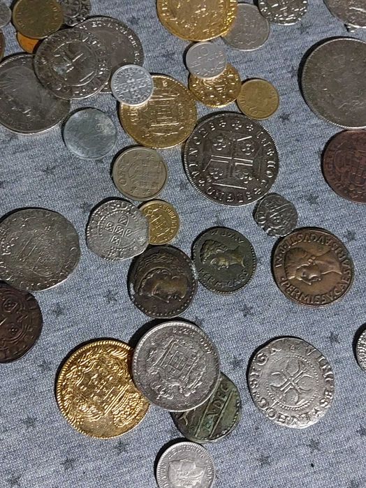 Lote de réplicas  republica e monarquia