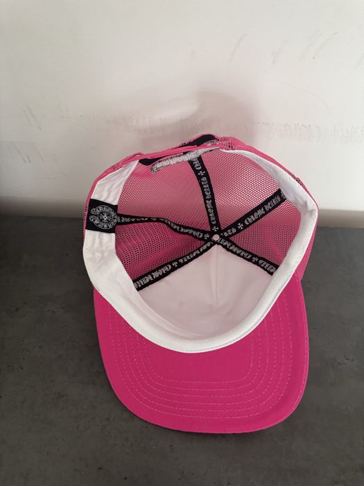 Różowa czapka Chrome Hearts