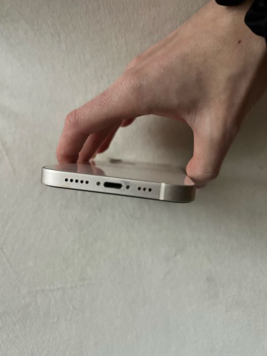 Mam na sprzedaż iphone 12 64 GB w stanie idelanym .