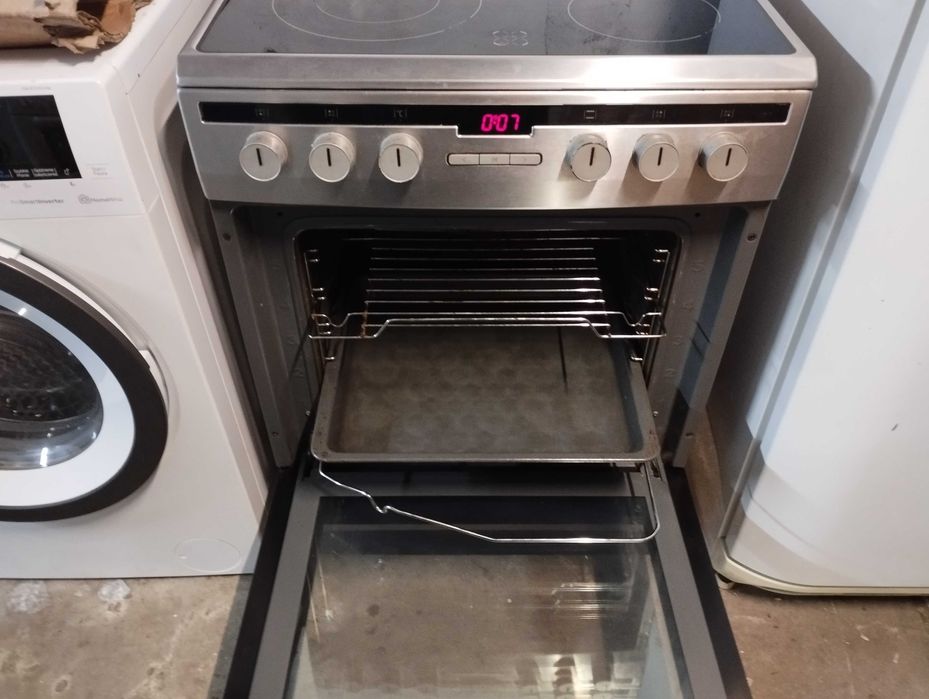 Kuchenka AMICA elektryczna-ceramiczna wolnostojąca Inox 60cm .GW.