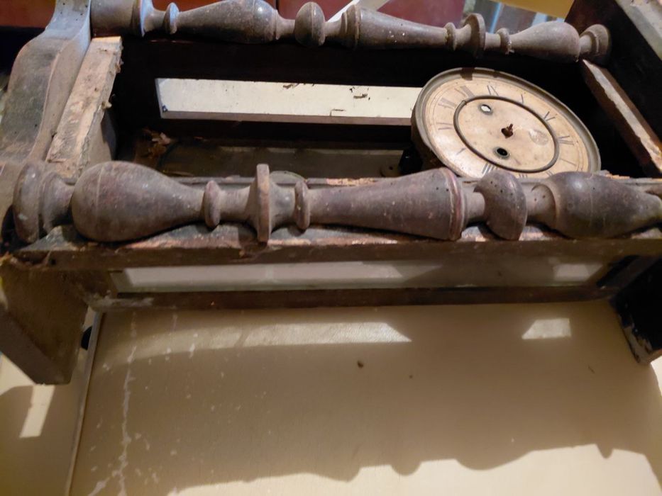 Антикварний маятниковий годинник кінця XIX — початку XX ст.