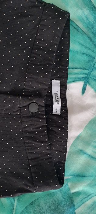 Eleganckie spodnie marki Reserved rozm. 36