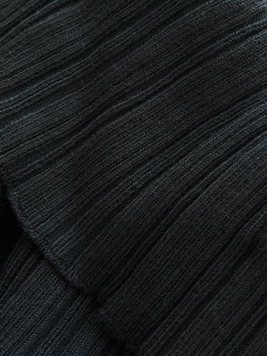 Приталена сукня  H&M з ребристою вʼязкою та відкритими плечима