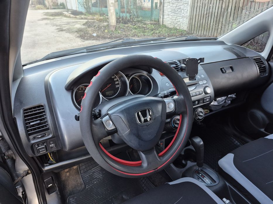 Продам Honda Jazz 2004