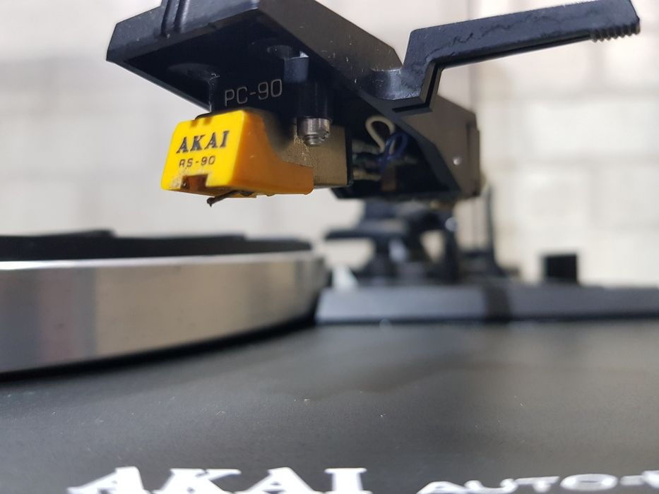 Вініловий програвач/виниловый проигрыватель Akai AP-B20 б/у з Німеччин