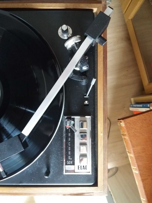 Gira Discos ELAC Miracord 50H