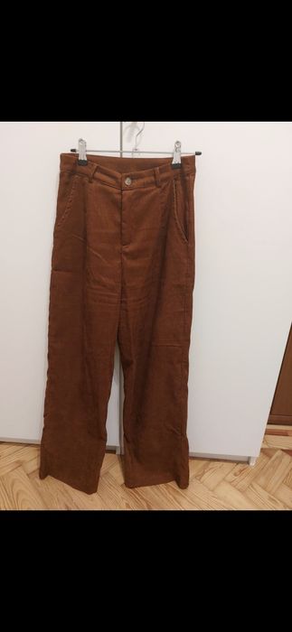 Calças de veludo castanhas