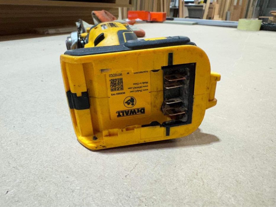 Devalt wyrzynarka i narzedzie wielofunkcyjene