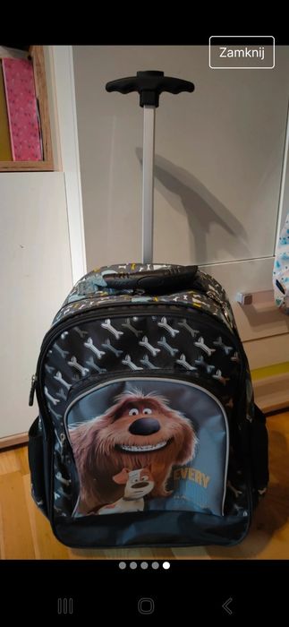 Plecak szkolny na kółkach. Motyw pies.