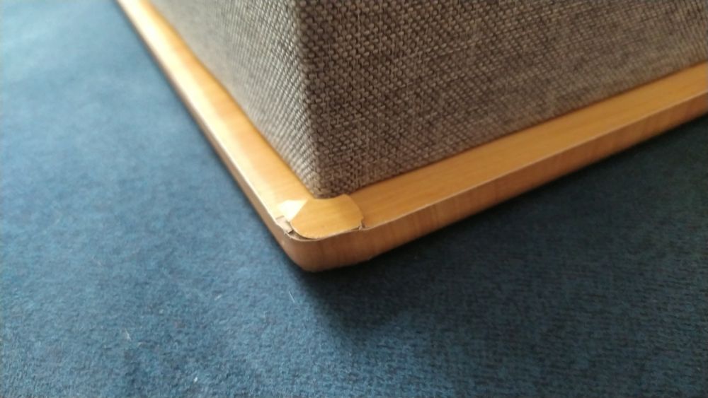 Inteligentny stolik bluetooth z głośnikiem i ładowaniem indukcyjnym