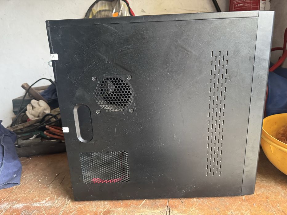 Computer tower in good condition444711383000033281