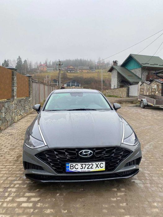 Hyundai Sonata Продається