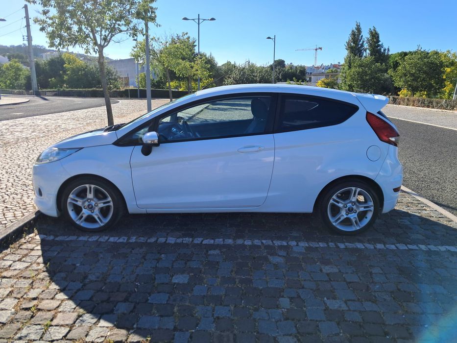 Ford Fiesta Comercial 1.6 TDCi Sport 95cv (2011) | 129k km | Selo Antigo (35€)