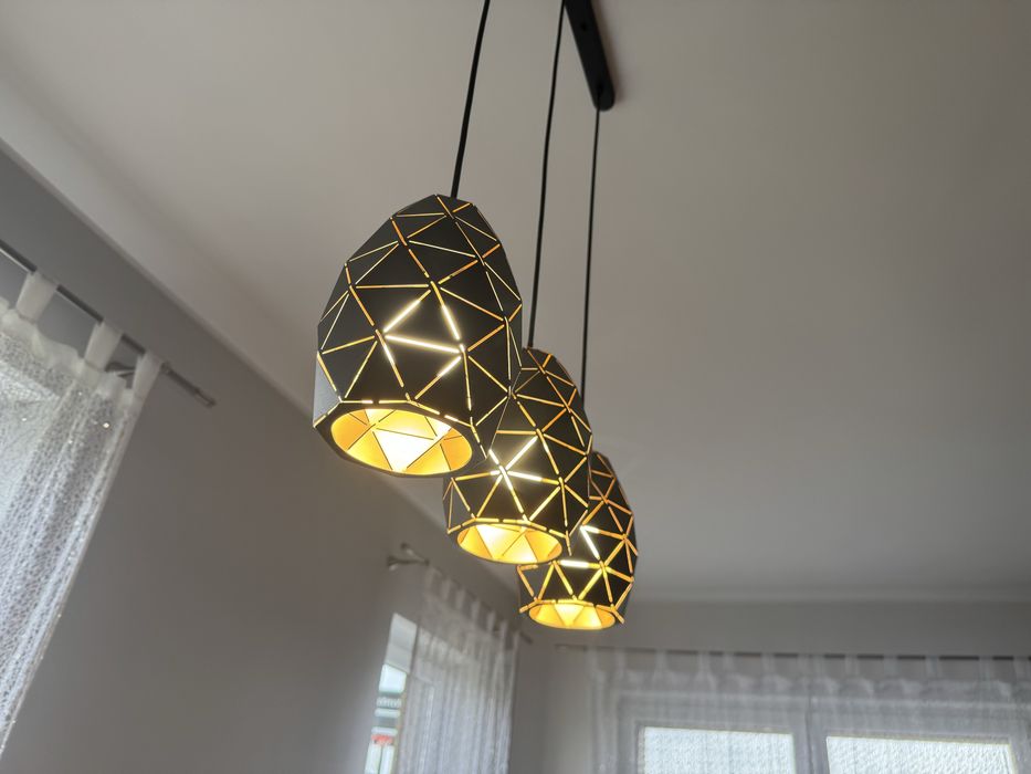 Czarna lampa wisząca stan idealny !!!