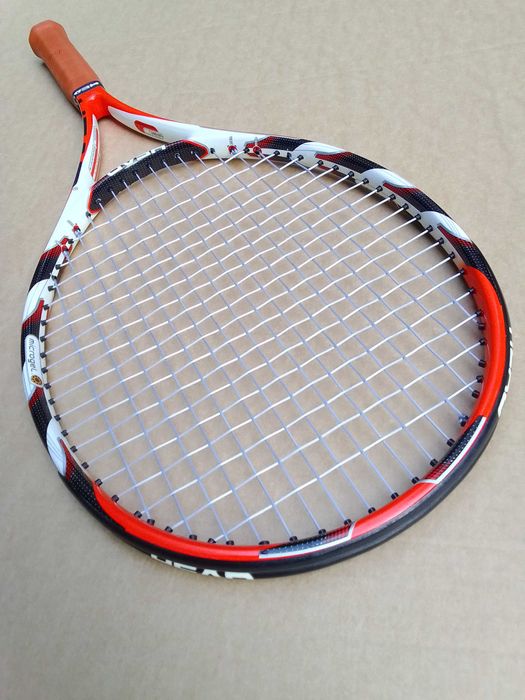 Rakieta head Radical Pro Microgel jak Wilson Yonex