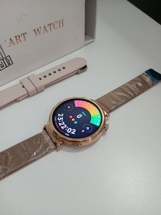 Złoty smartwatch damski