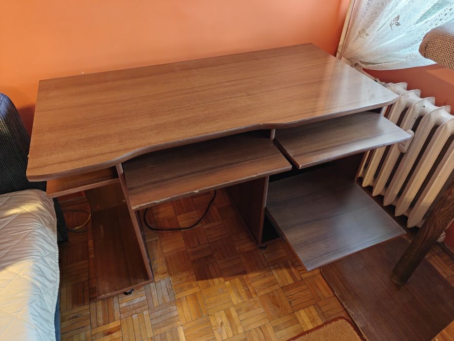 Oddam biurko komputerowe