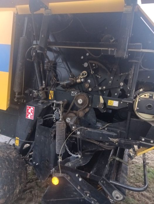 Prasa New Holland br7070