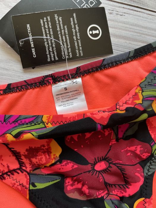 Яскравий купальник Німеччина mister lady