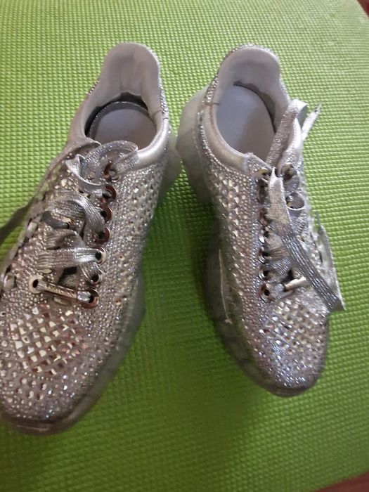 Гламурні кросівки фірми Jim Ychoo