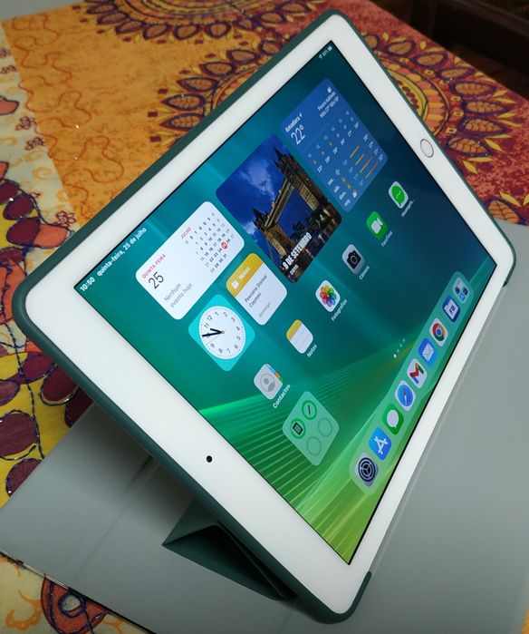 Apple iPad Pro 9.7” Wi-Fi 32GB com capa smart