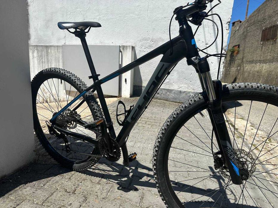 Bicicleta MTB Cube Attention 29''