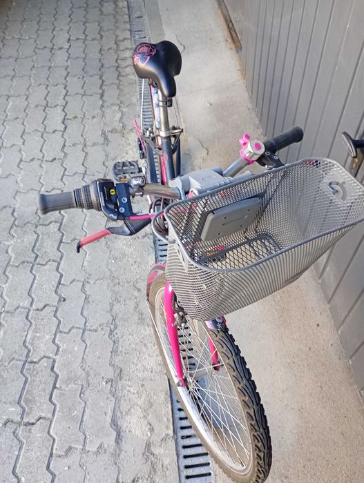 rower ,,czarno-różowa strzała"