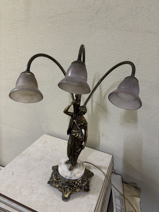 Luminaria/candeeiro de mesa com marmore