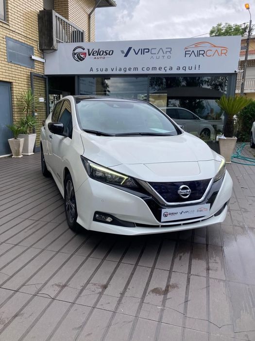 Nissan Leaf N-Connecta Two Tone
