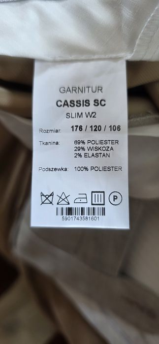 Nowy  , beżowy garnituru, nie używany KUBENZ