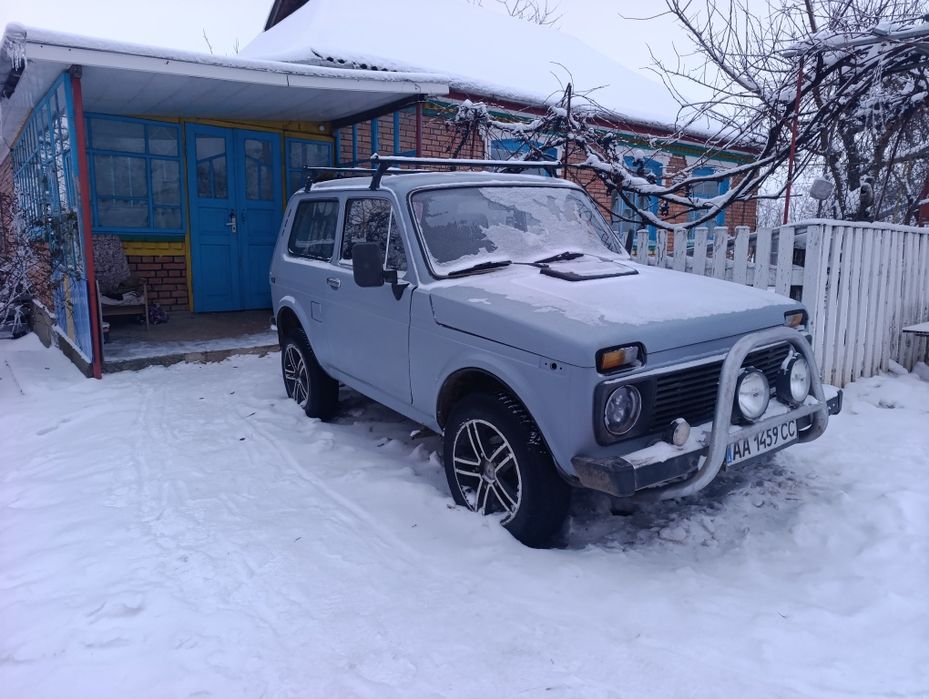 Продам ниву 2121