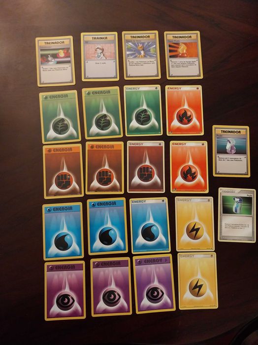 Lote de 22 Cartas Pokémon, Energia e Treinador, português e inglês
