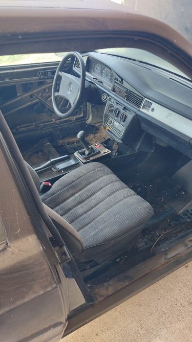 Mercedes 190D 2.5