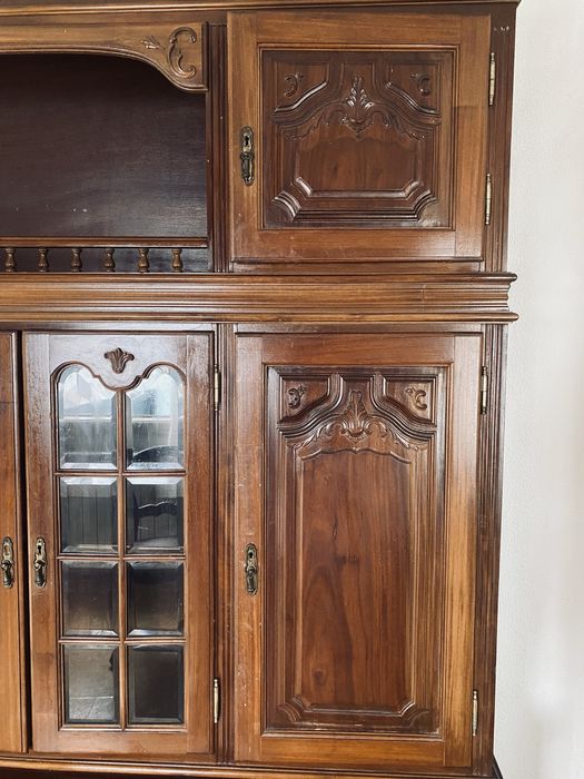 Vendo louceiro em madeira