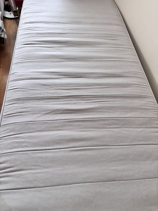 Cama Individual / Sommier  Lyngör. 90x200 com colchão
