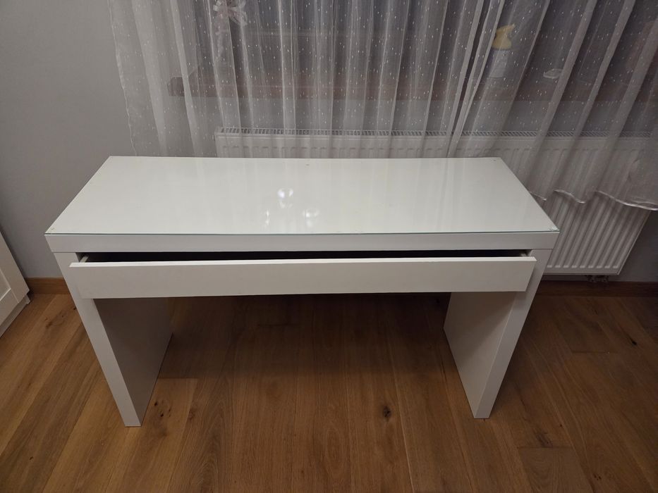 Toaletka biała. IKEA.