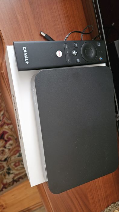 Canal+ box HY4001 android dekoder smart tv dvbt-2canal plus box