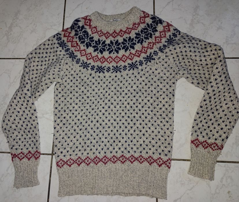 Sweterek. Śliczny i cieplutki.