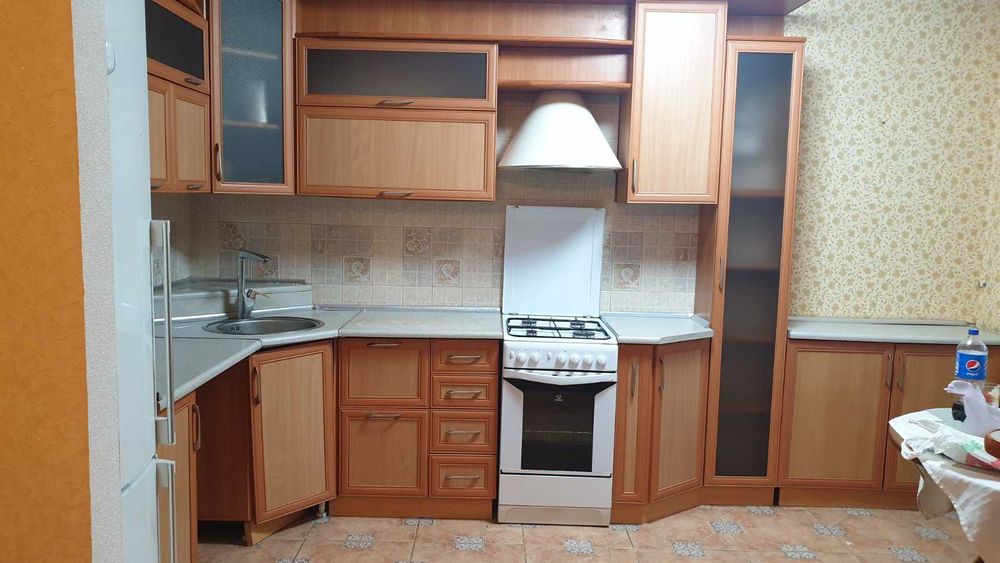Кухонні меблі у відмінному стані