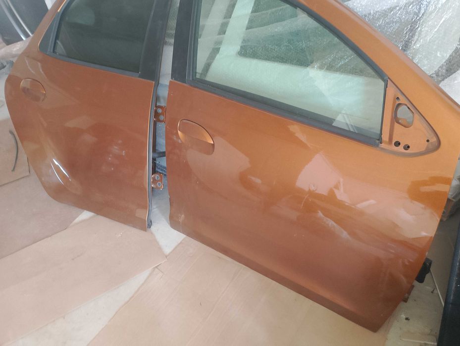 Двері Renault Dacia duster 2
